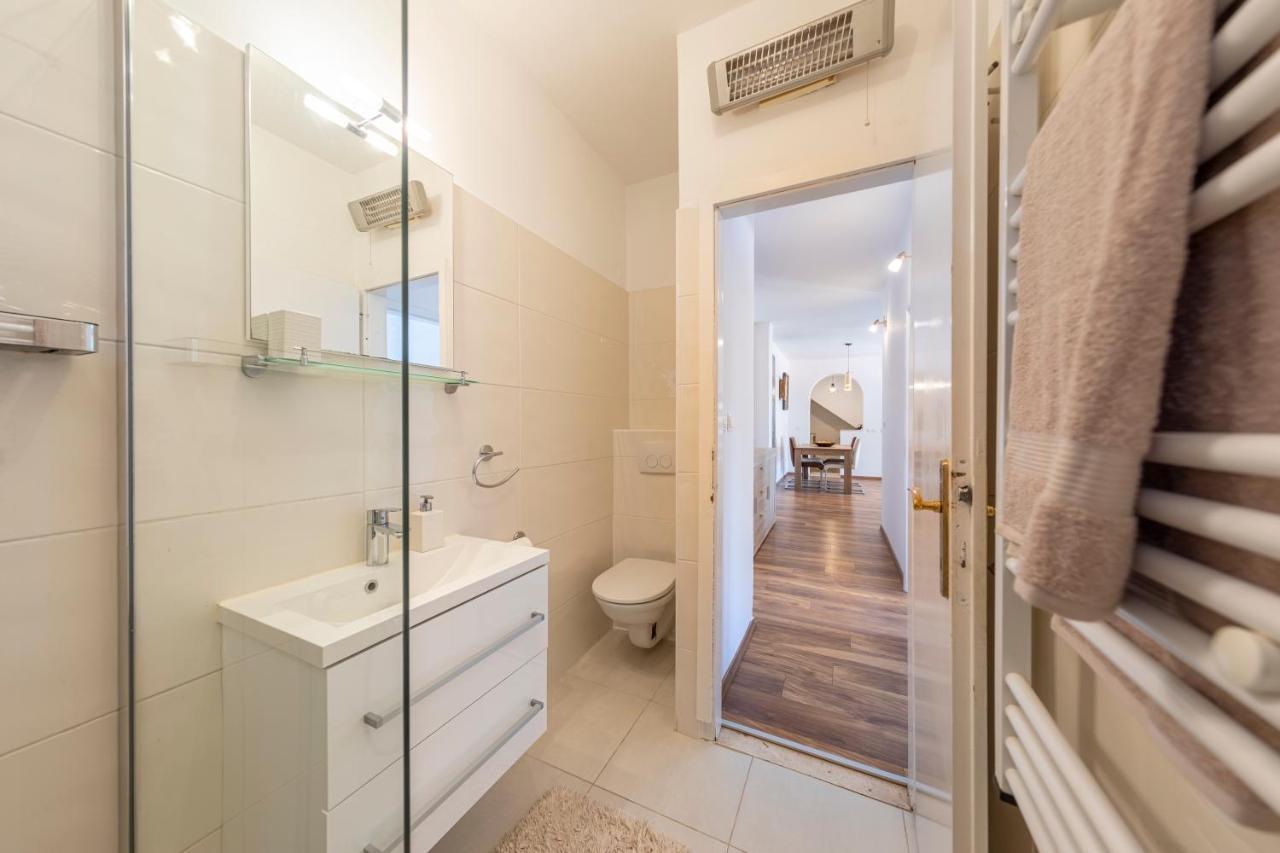 Sunlight Apartment *